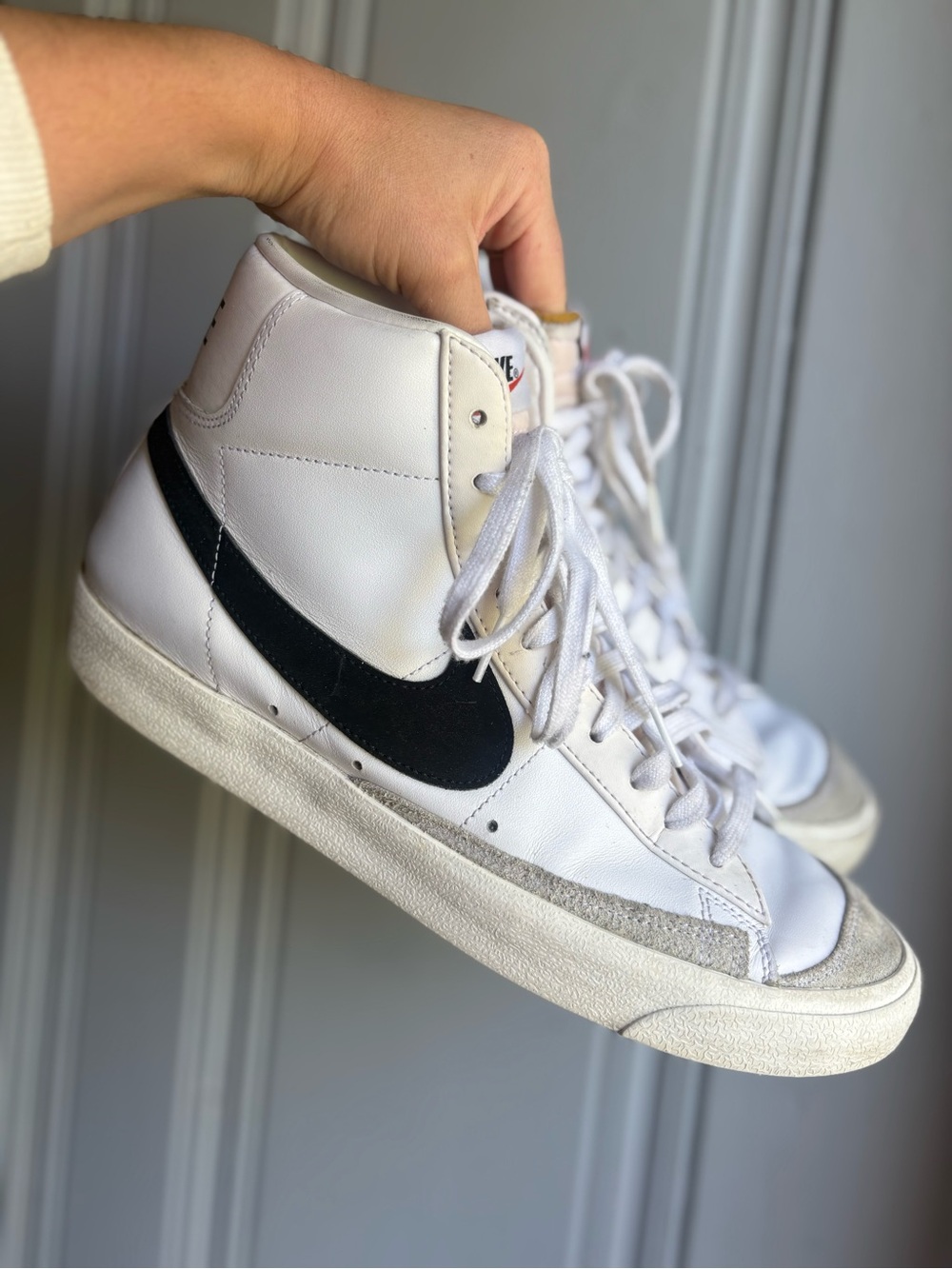 Men’s Size 10.5 Nike Blazer White & Black Swoosh Sneakers